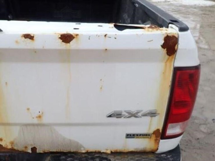 2013-ram-1500-slt-image-60