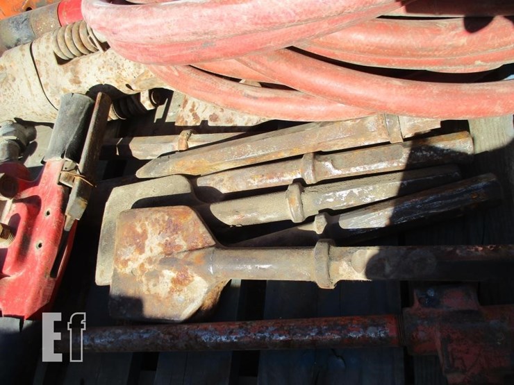 (3)-air-hammer-breakers,-(2)-air-powder-puff-tampe-image-4