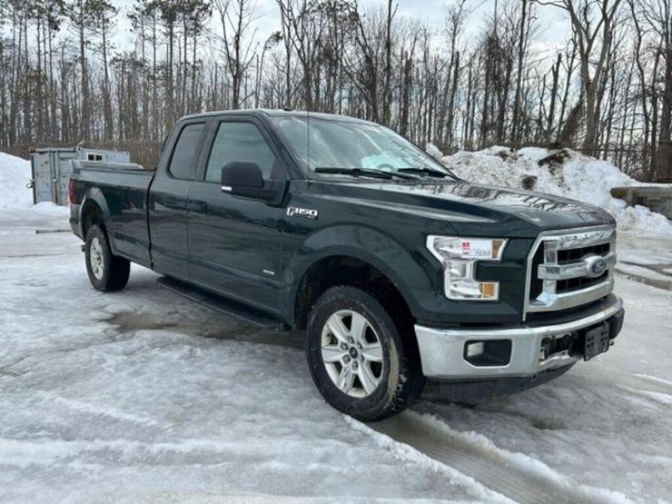 2016-ford-f150-xlt-image-3