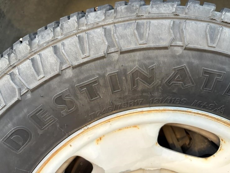 2013-chevrolet-2500-image-27