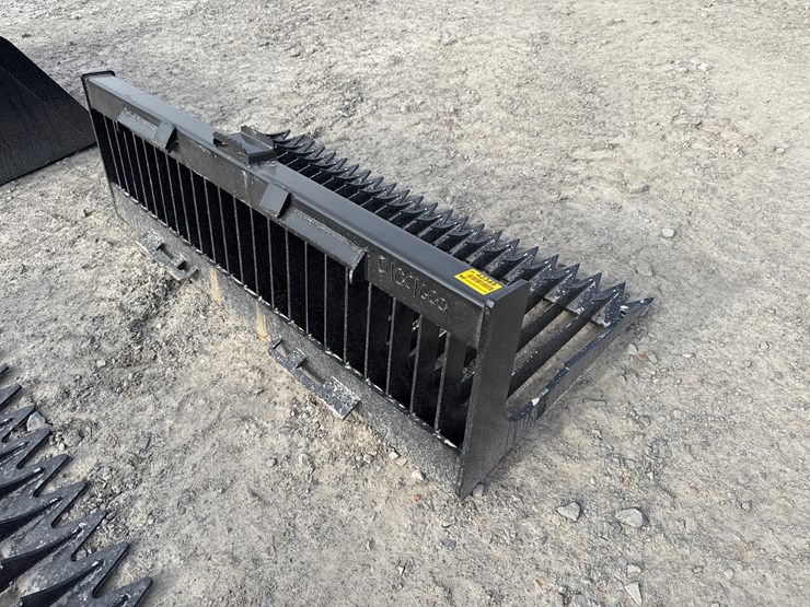 #2094-•-unused-72"-skid-steer-low-side-bucket-inv#-42349-image-1