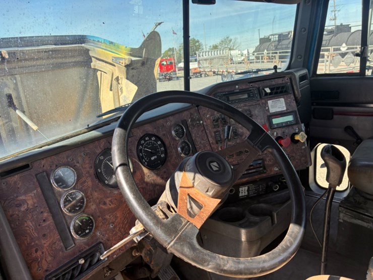 2000-international-9200-image-10