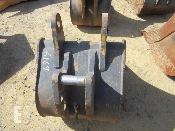 case-gannon-24"-backhoe-tooth-bucket-image-3