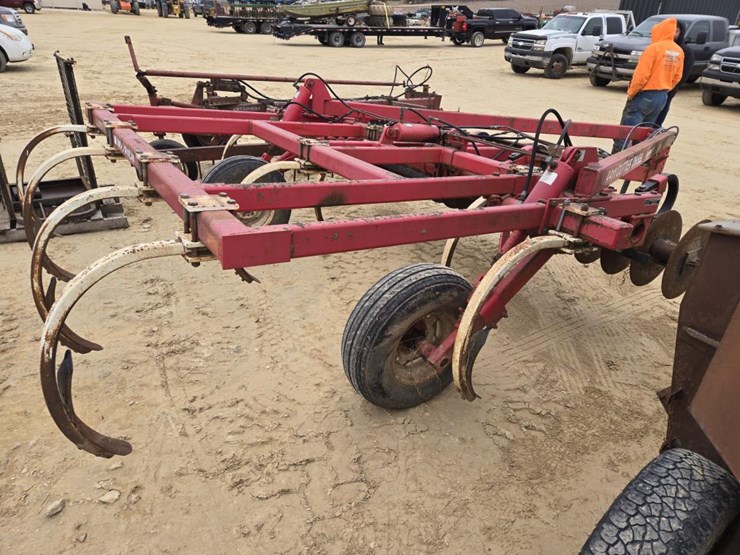 #377-•-wilrich-9-shank-disc-chisel-image-5