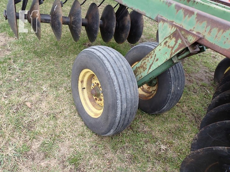 john-deere-230-image-7