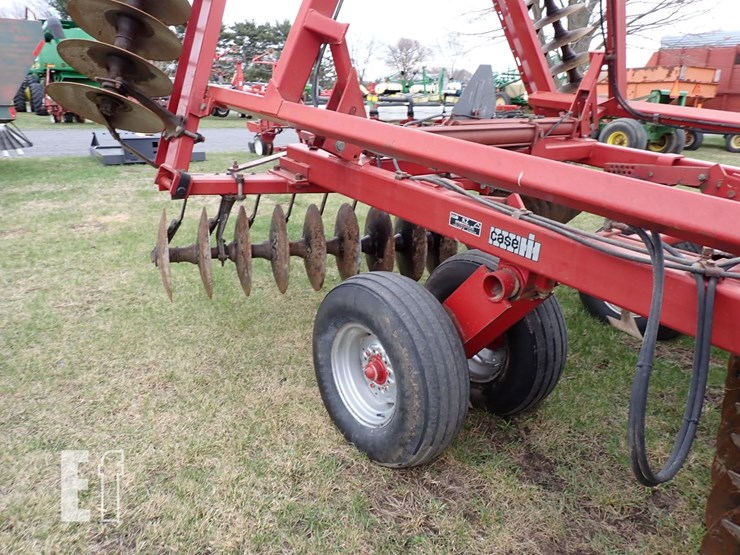 case-ih-3900-image-7