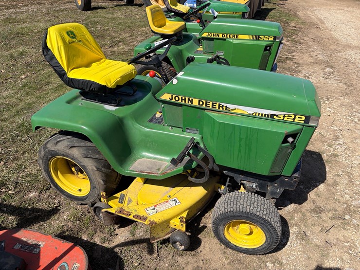 john-deere-322-image-4