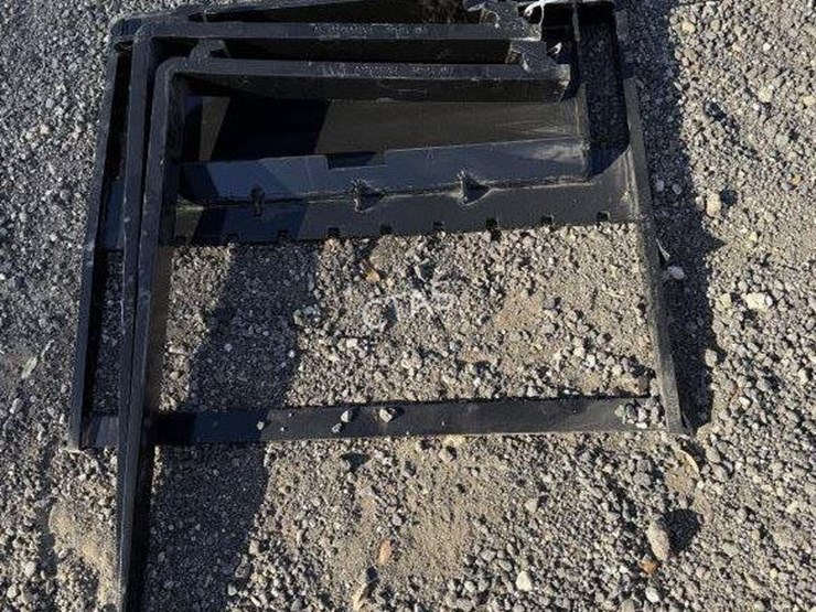 #233-•-mini-skid-steer-forks-image-2