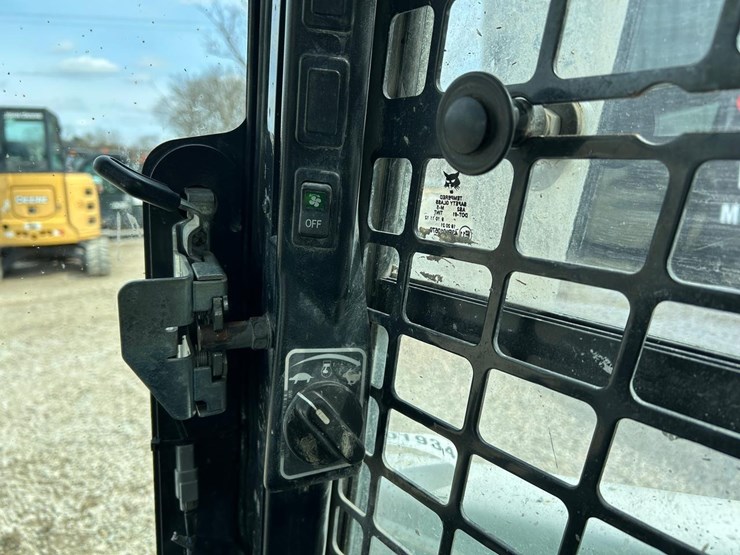 2020-bobcat-s590-image-21