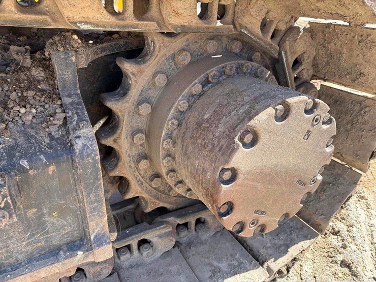 2020-hitachi-zx225usrk-image-10