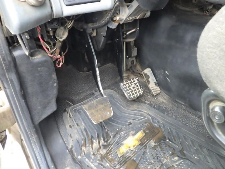 2007-international-7600-image-29