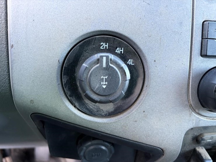 2016-ford-f250-xlt-image-17