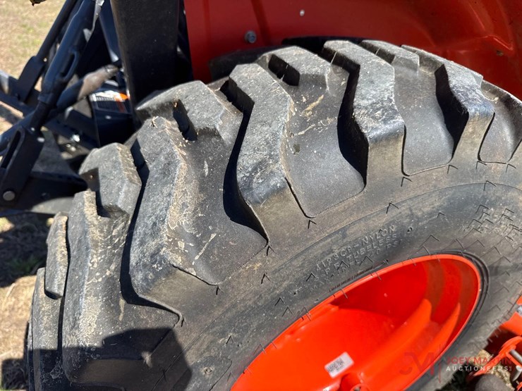 kubota-b2601-utility-tractor-image-16