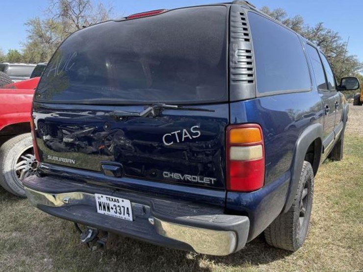 2001-chevrolet-suburban-image-6