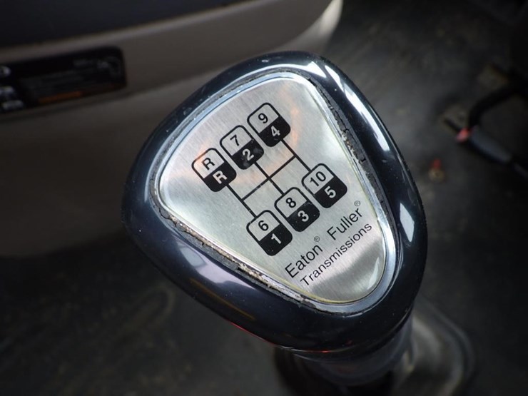 2013-freightliner-cascadia-113-image-49