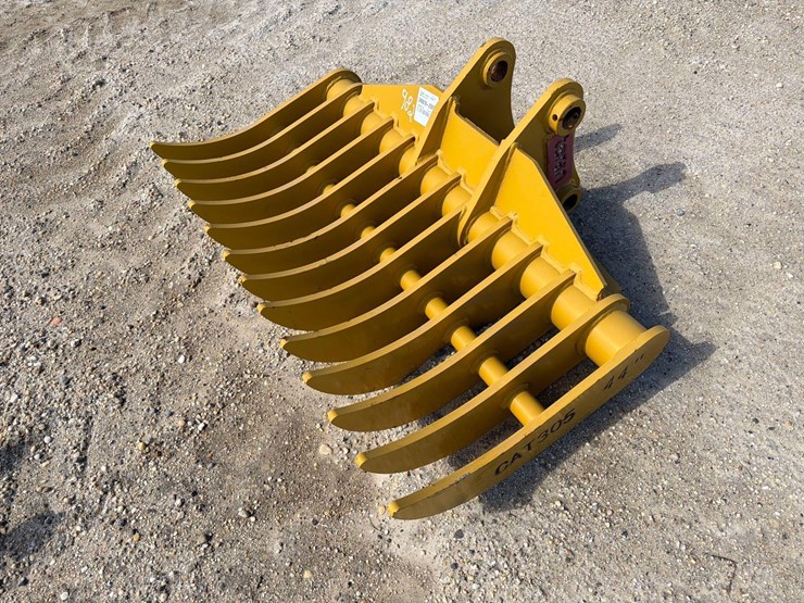 caterpillar-305-image-1