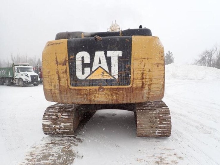 2017-caterpillar-320fl-image-5