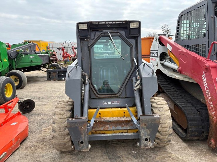 new-holland-ls170-image-3