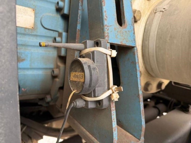 2017-peterbilt-567-image-26