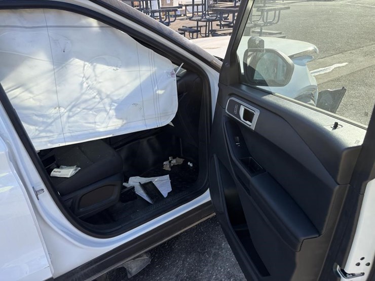 2022-ford-explorer-image-9