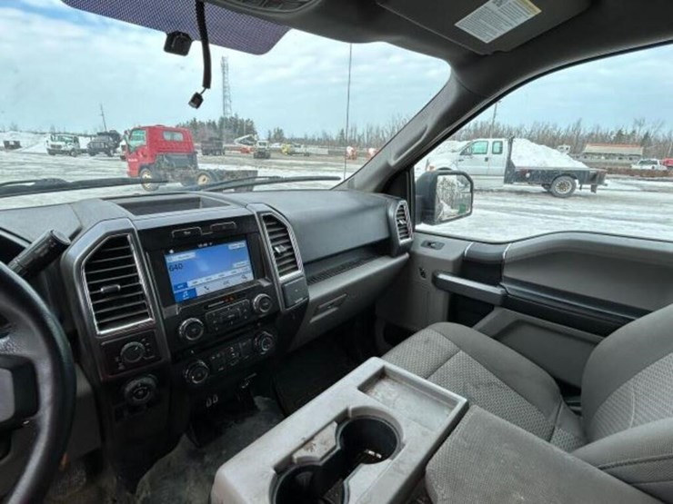 2016-ford-f150-xlt-image-14