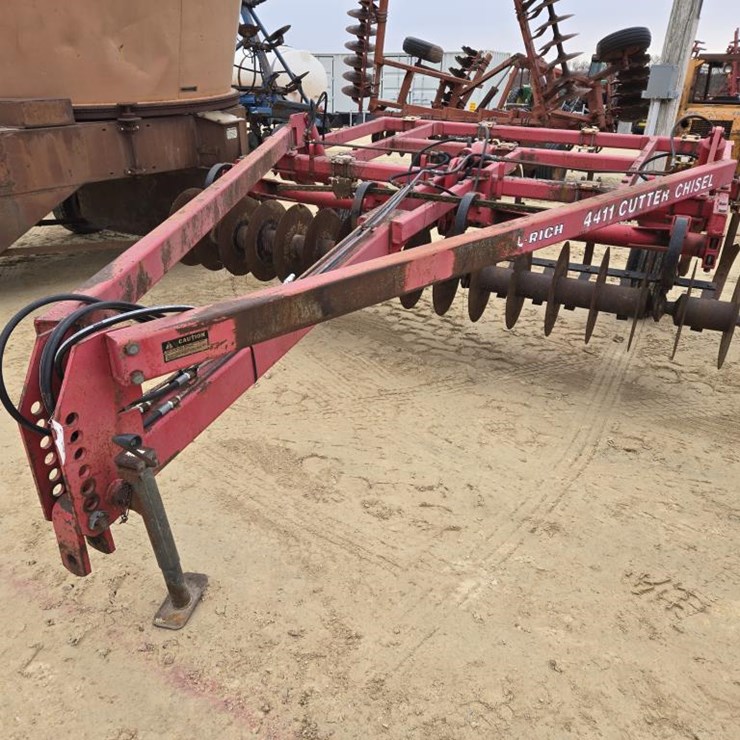 #377 • WILRICH 9 SHANK DISC CHISEL