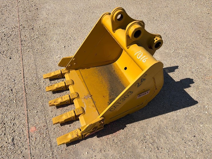 caterpillar-303-image-1