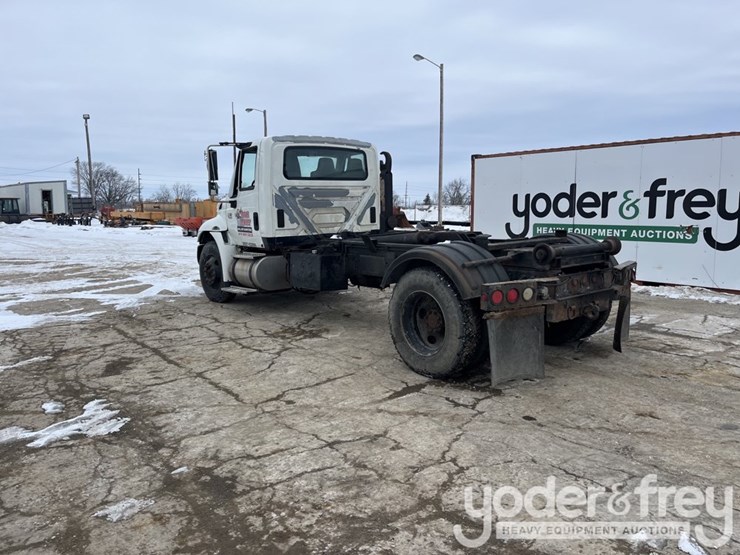 2002-international-durastar-4300-image-4