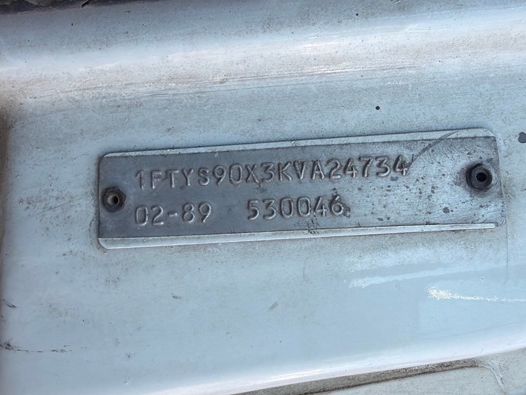 1989-ford-l9000-image-13