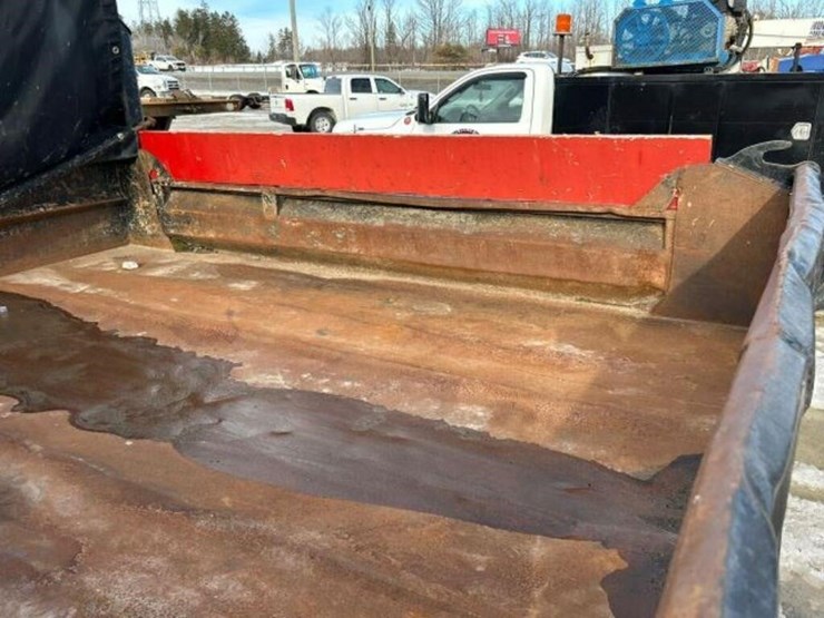 2015-isuzu-nrr-image-56