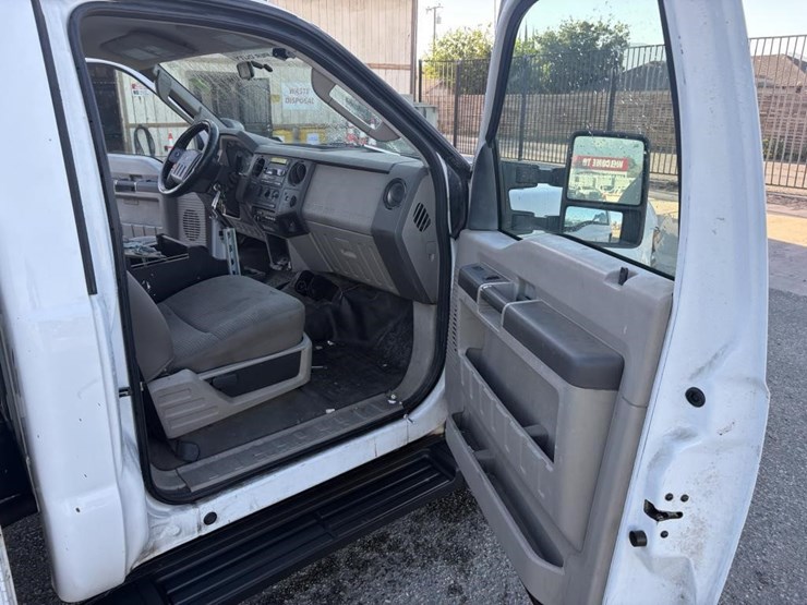 2009-ford-f350-image-9