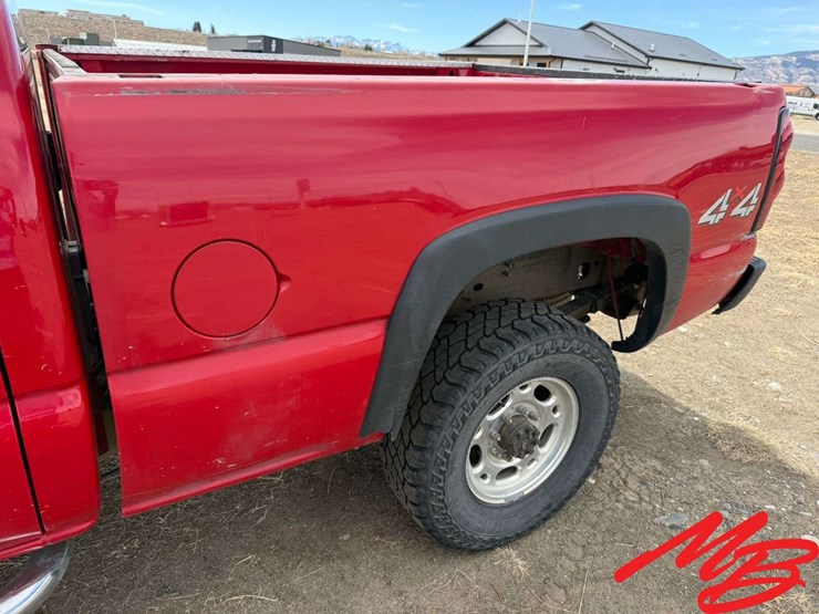 2004-chevrolet-2500-image-15