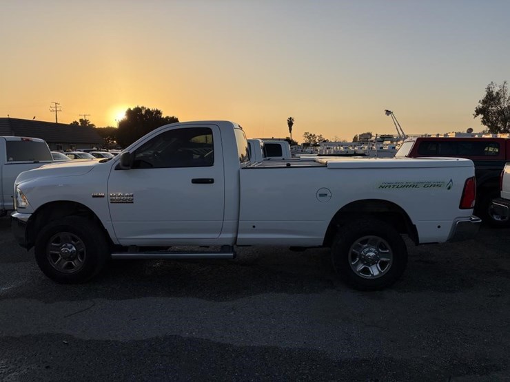 2016-dodge-2500-image-7