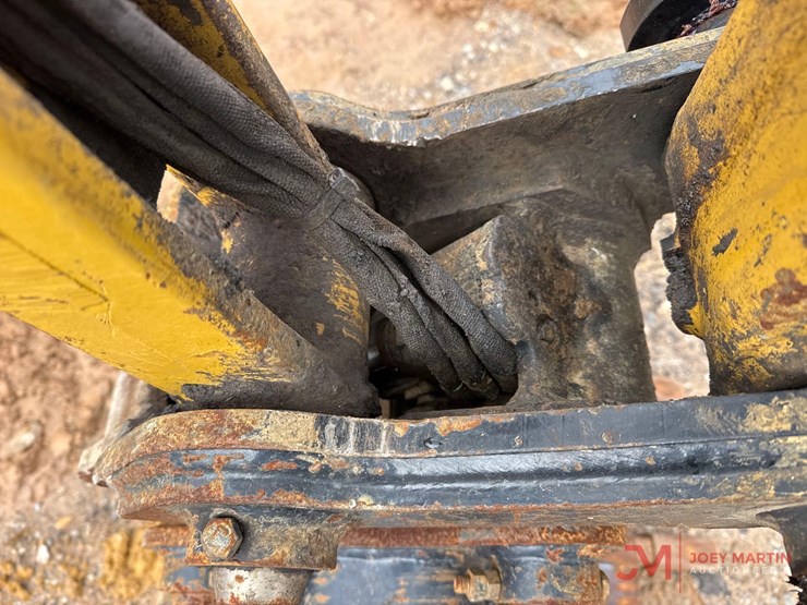 2022-caterpillar-306-cr-image-13