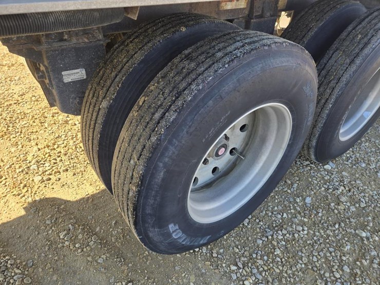 2016-wilson-grain-trailer-image-13