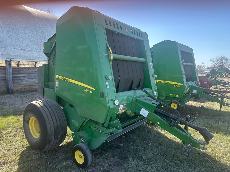 2021-john-deere-560m-image-13