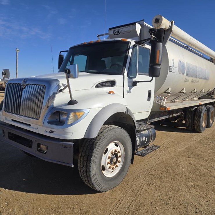 2007 INTERNATIONAL 7600