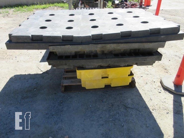 approx-(9)-oil-drum-catch-pallets/pans-image-2