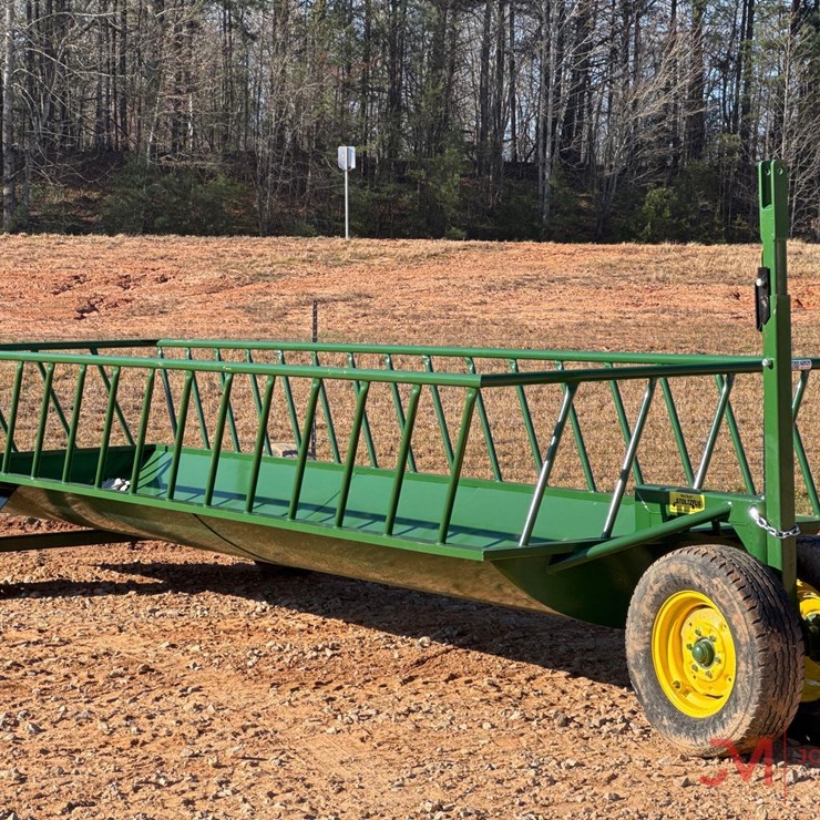 NEW STOLTZFUS 20' SLANT BAR FEED WAGON