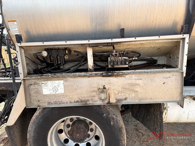 2008-freightliner-tack-truck-image-16