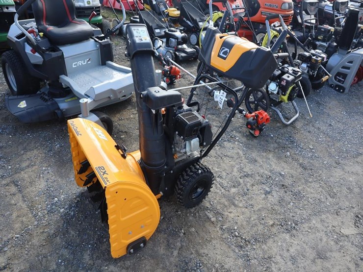 cub-cadet-snowblower-image-2