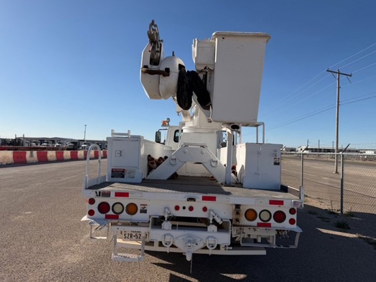 2010-international-workstar-7400-image-10