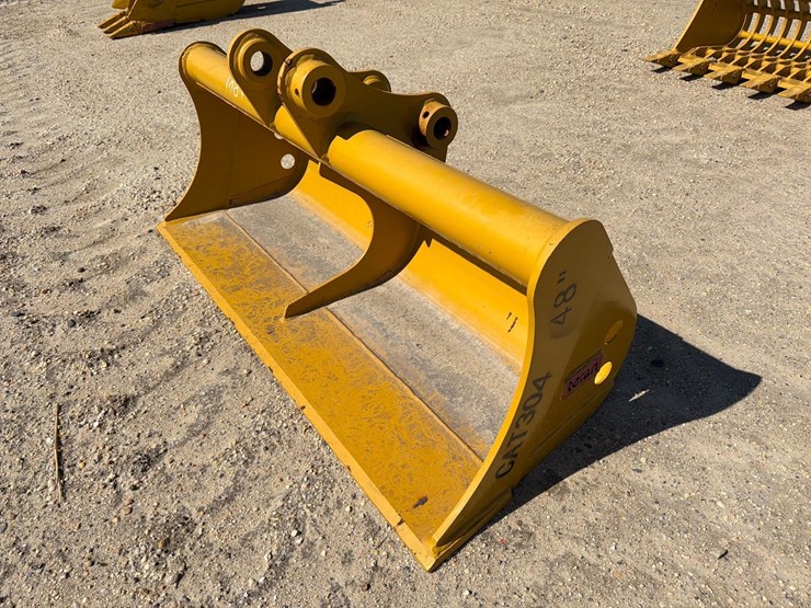 caterpillar-304-image-1