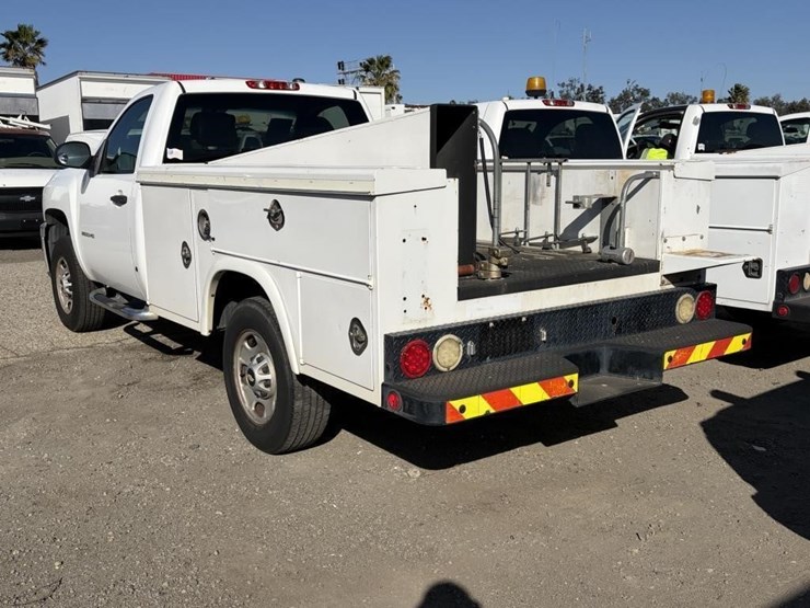 2012-chevrolet-2500-image-4