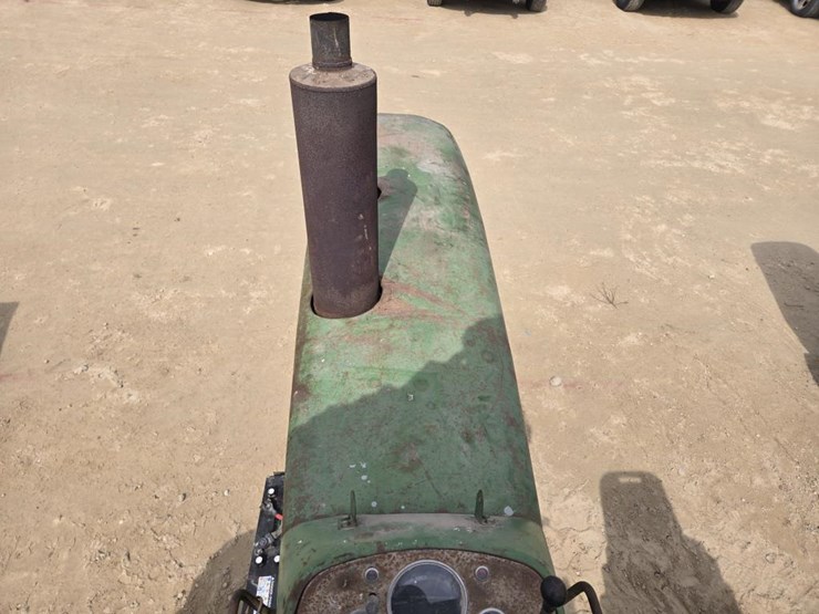 john-deere-3010-image-16