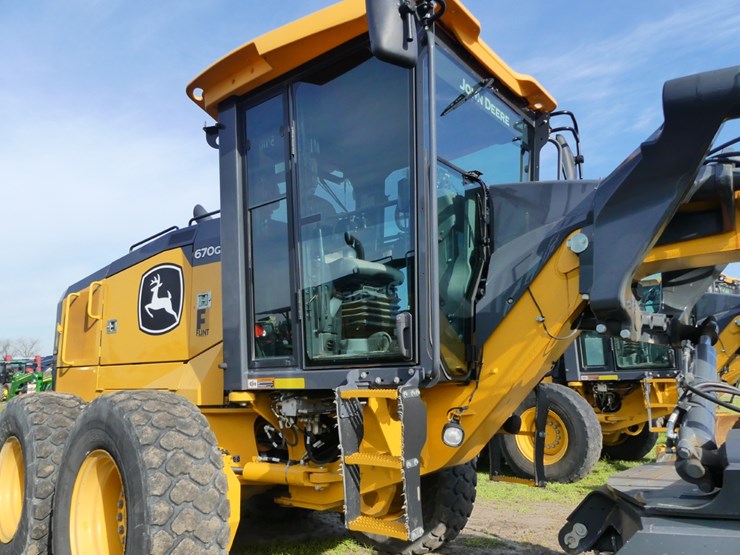 2020-deere-670gp-image-8