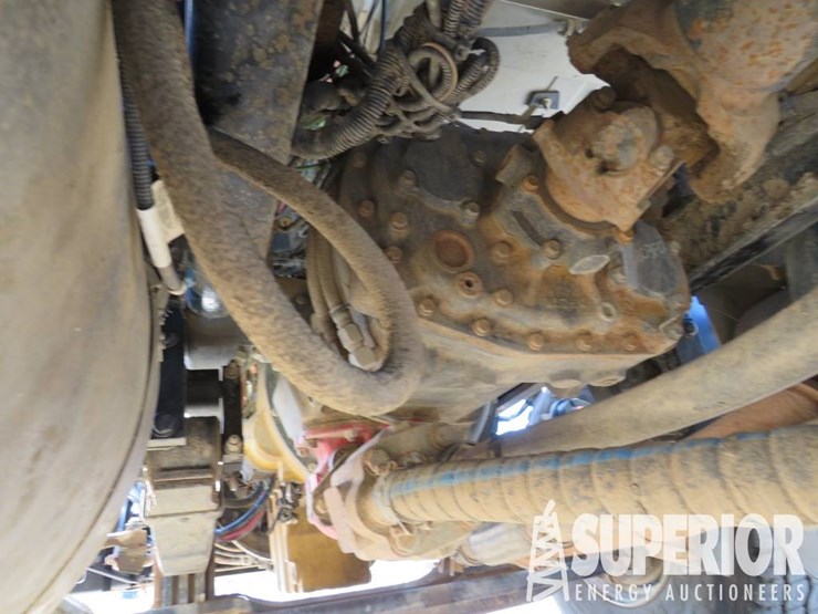 2010-peterbilt-365-image-17