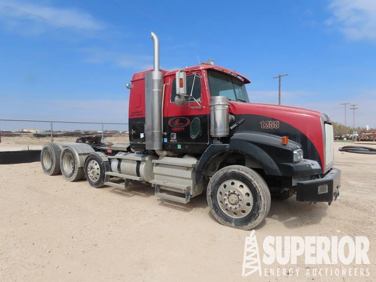 2014-western-star-4900-image-2