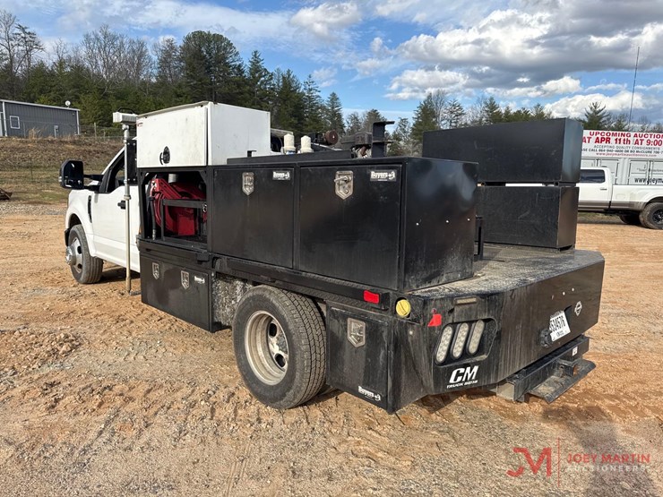 2020-ford-f350-xl-image-3