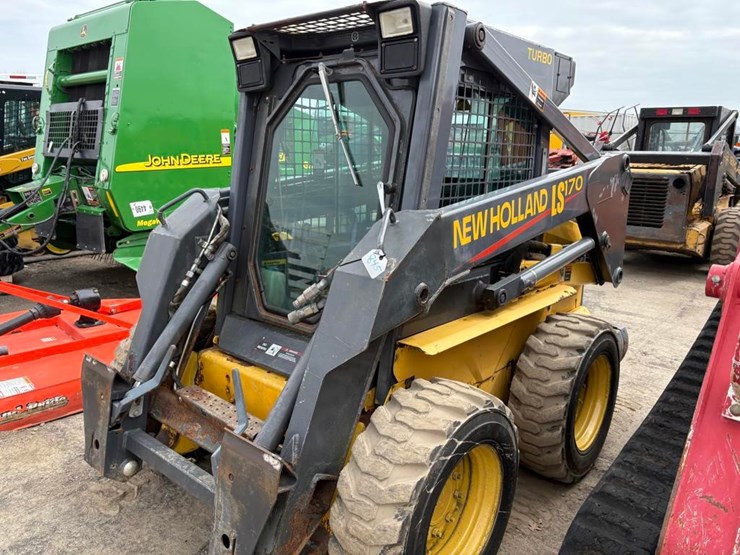 new-holland-ls170-image-4